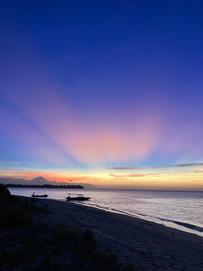 Meno Madia Bungalows Gili Meno Bagian luar foto