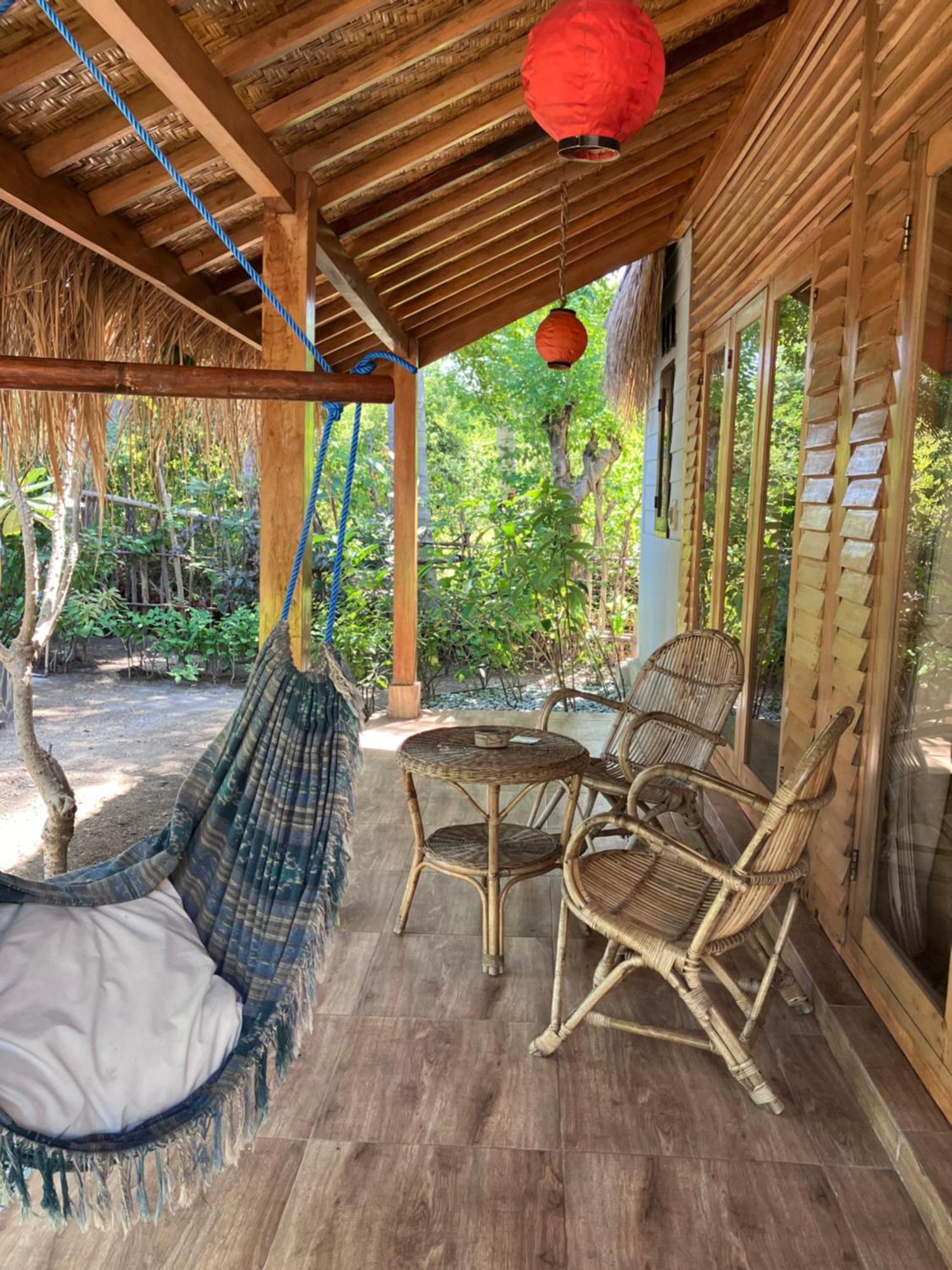 Meno Madia Bungalows Gili Meno Bagian luar foto