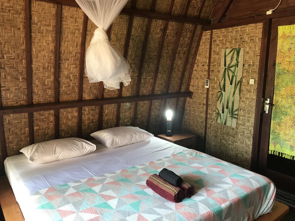 Meno Madia Bungalows Gili Meno Bagian luar foto