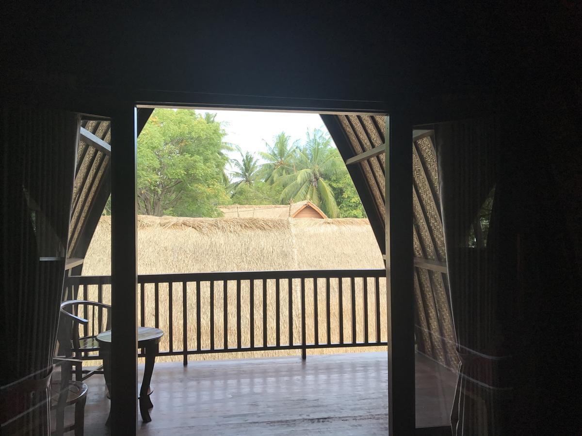 Meno Madia Bungalows Gili Meno Bagian luar foto