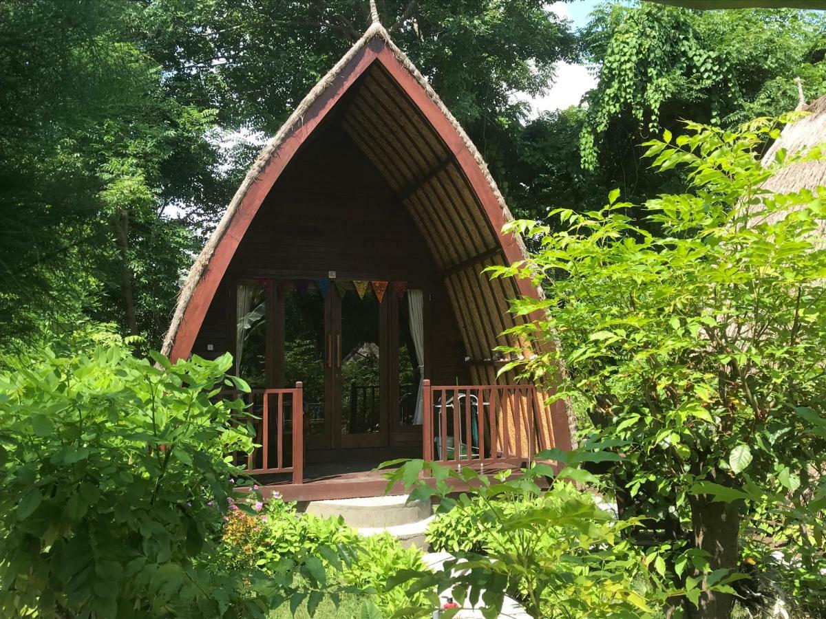 Meno Madia Bungalows Gili Meno Bagian luar foto