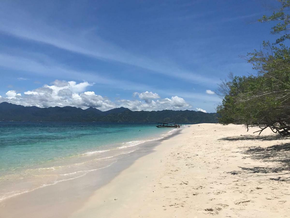 Meno Madia Bungalows Gili Meno Bagian luar foto