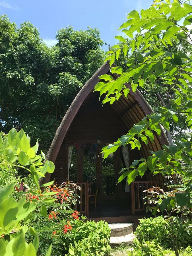 Meno Madia Bungalows Gili Meno Bagian luar foto